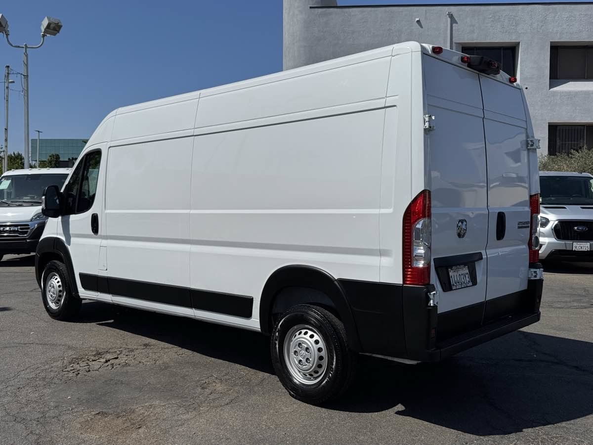 Used 2025 RAM ProMaster 2500 w/ Convenience Group FWD image 7