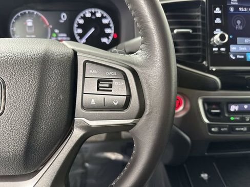 Certified 2025 Honda Ridgeline Sport image 14