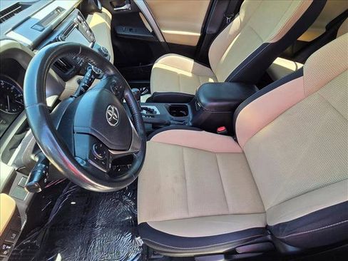 Used 2018 Toyota RAV4 XLE FWD image 14