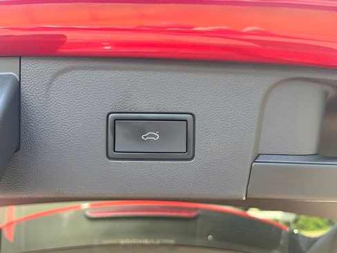 Used 2024 Volkswagen Atlas SE FWD image 9