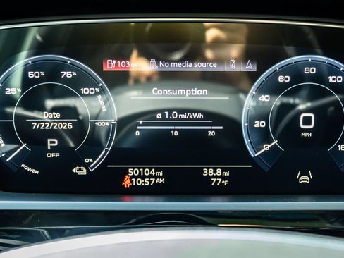 Used 2022 Audi e-tron Premium AWD/4WD image 17