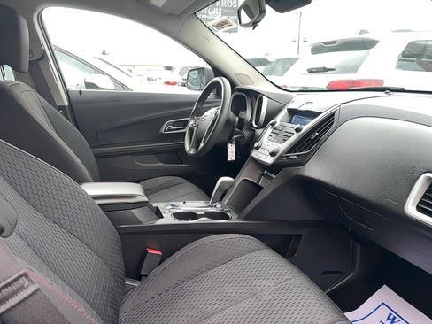 Used 2015 Chevrolet Equinox LS image 16