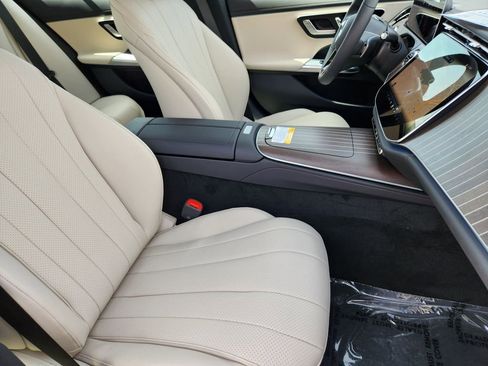 New 2025 Mercedes-Benz E 350 4MATIC Sedan image 13