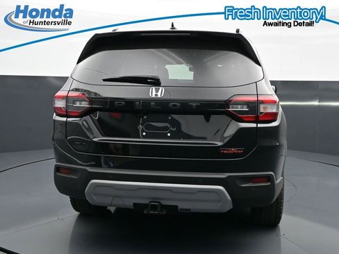 Used 2025 Honda Pilot TrailSport image 8