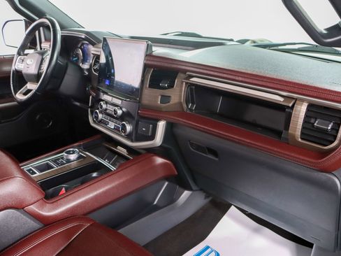 Used 2023 Ford Expedition Limited image 30