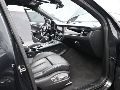 Used 2020 Porsche Macan AWD/4WD image 21