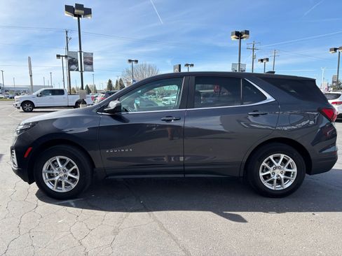 Used 2022 Chevrolet Equinox LT image 3
