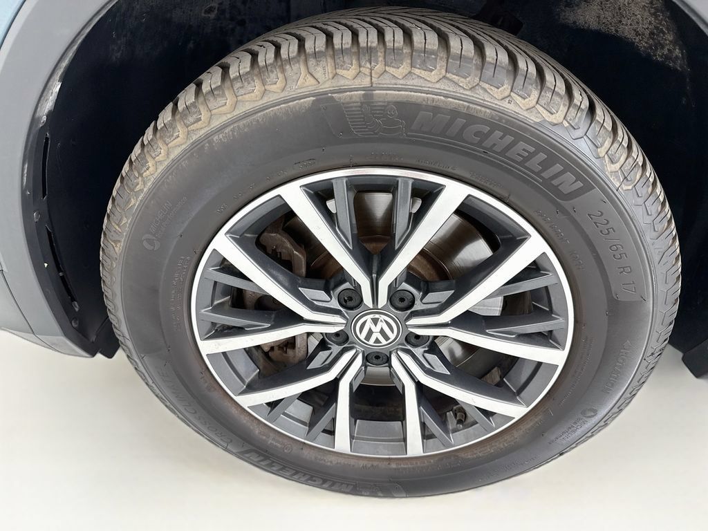 Used 2020 Volkswagen Tiguan SE AWD/4WD image 28