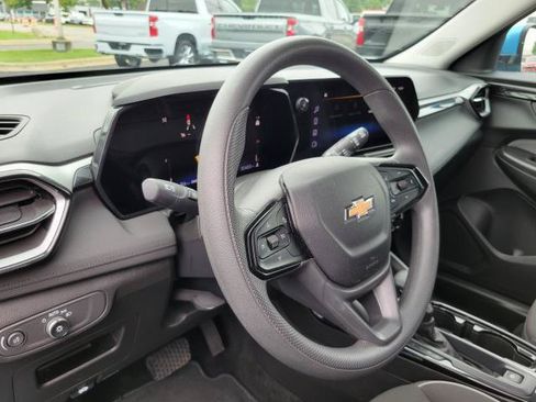 Used 2025 Chevrolet TrailBlazer LT AWD/4WD image 10