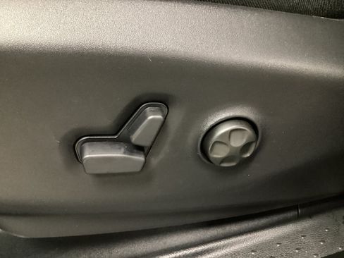 New 2027 Chrysler Pacifica Limited AWD/4WD image 15
