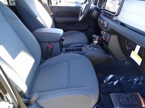 Used 2024 Jeep Wrangler Sahara w/ Technology Group image 21