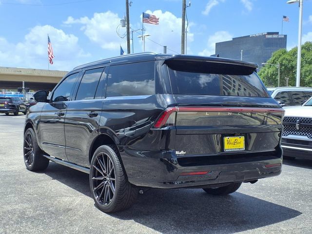 New 2025 Lincoln Navigator Reserve AWD/4WD image 6