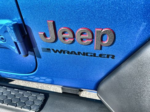 Used 2023 Jeep Wrangler Rubicon w/ Steel Bumper Group image 13