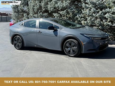 Used 2025 Toyota Prius LE image 11