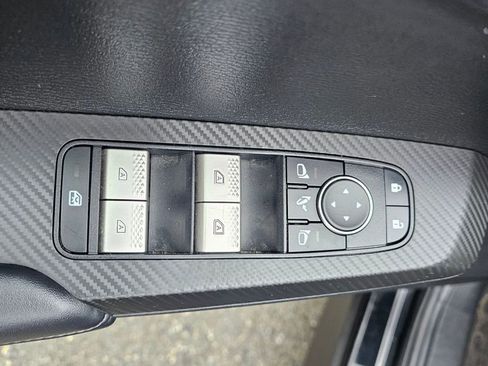 Used 2024 Mitsubishi Outlander SE image 18