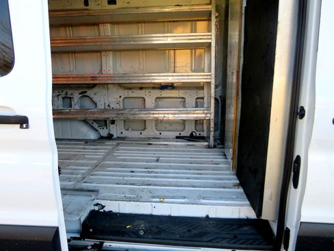 Used 2017 Ford Transit 250 130 Medium Roof image 21