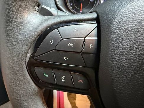 Used 2021 Jeep Cherokee Latitude Plus FWD image 31