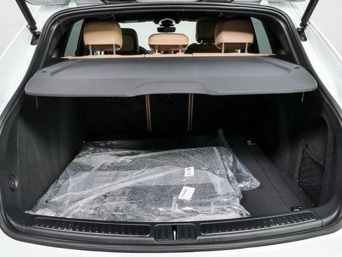New 2026 Porsche Macan AWD/4WD image 32