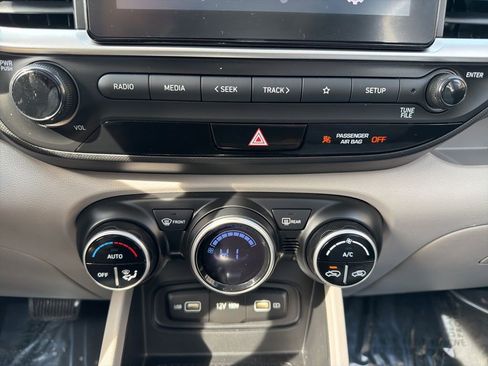 Used 2022 Hyundai Venue SEL w/ Cargo Package image 23