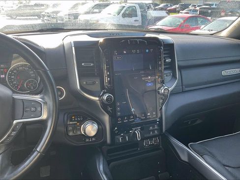 Used 2022 RAM 1500 Laramie AWD/4WD image 6