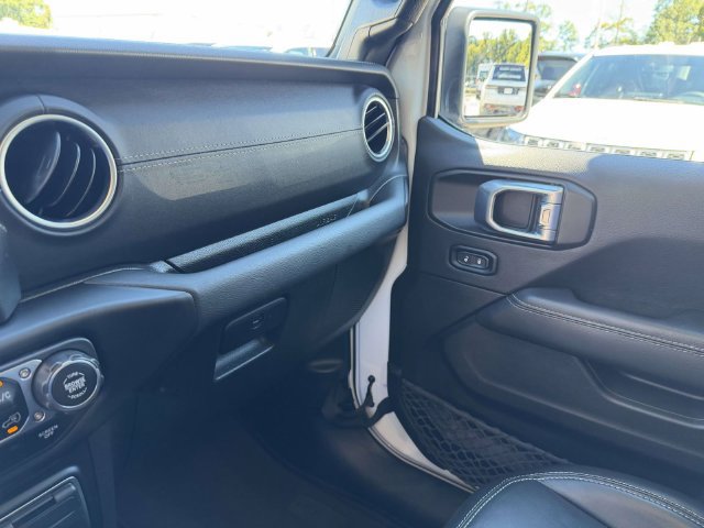 Used 2023 Jeep Wrangler Unlimited Sahara w/ Cold Weather Group AWD/4WD image 40