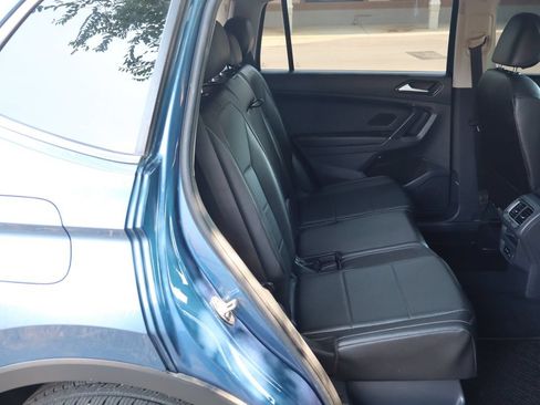 Used 2018 Volkswagen Tiguan SE AWD/4WD image 21