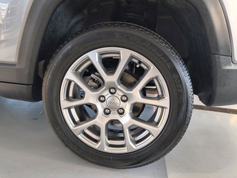 Used 2022 Jeep Compass Latitude image 28