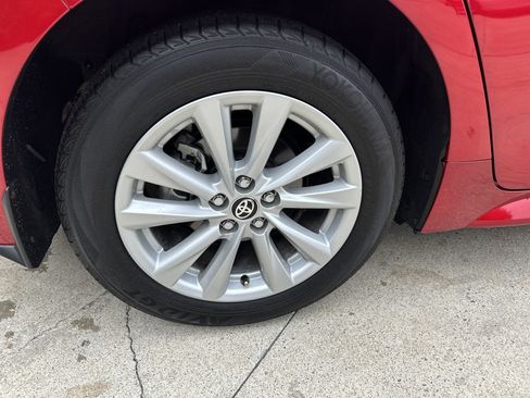 Used 2025 Toyota Corolla SE image 32