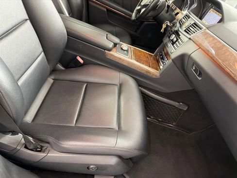 Used 2011 Mercedes-Benz E 350 4MATIC Sedan image 24