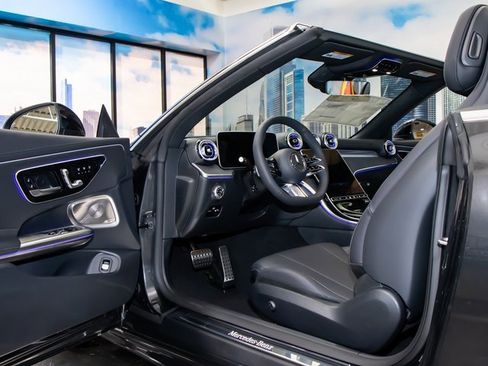 Used 2026 Mercedes-Benz CLE 300 4MATIC Cabriolet image 15