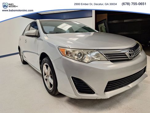Used 2012 Toyota Camry FWD image 28