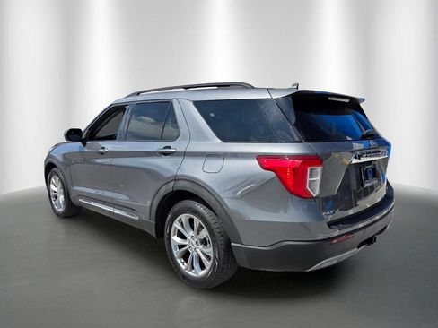 Used 2021 Ford Explorer XLT w/ Equipment Group 202A RWD image 5