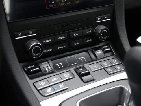 Used 2025 Porsche 718 Cayman image 40