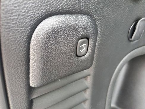 Used 2022 Jeep Grand Cherokee Limited w/ Luxury Group II image 33