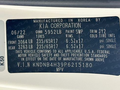 Used 2023 Kia Carnival LX FWD image 31