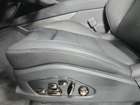 New 2026 Porsche Cayenne Electric AWD/4WD image 23