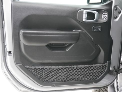 Used 2021 Jeep Gladiator Sport image 17