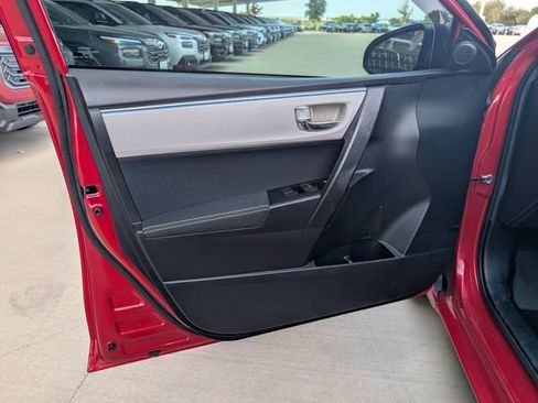 Used 2016 Toyota Corolla LE FWD image 21