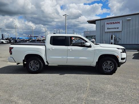 New 2026 Nissan Frontier SV w/ Tow Package AWD/4WD image 12