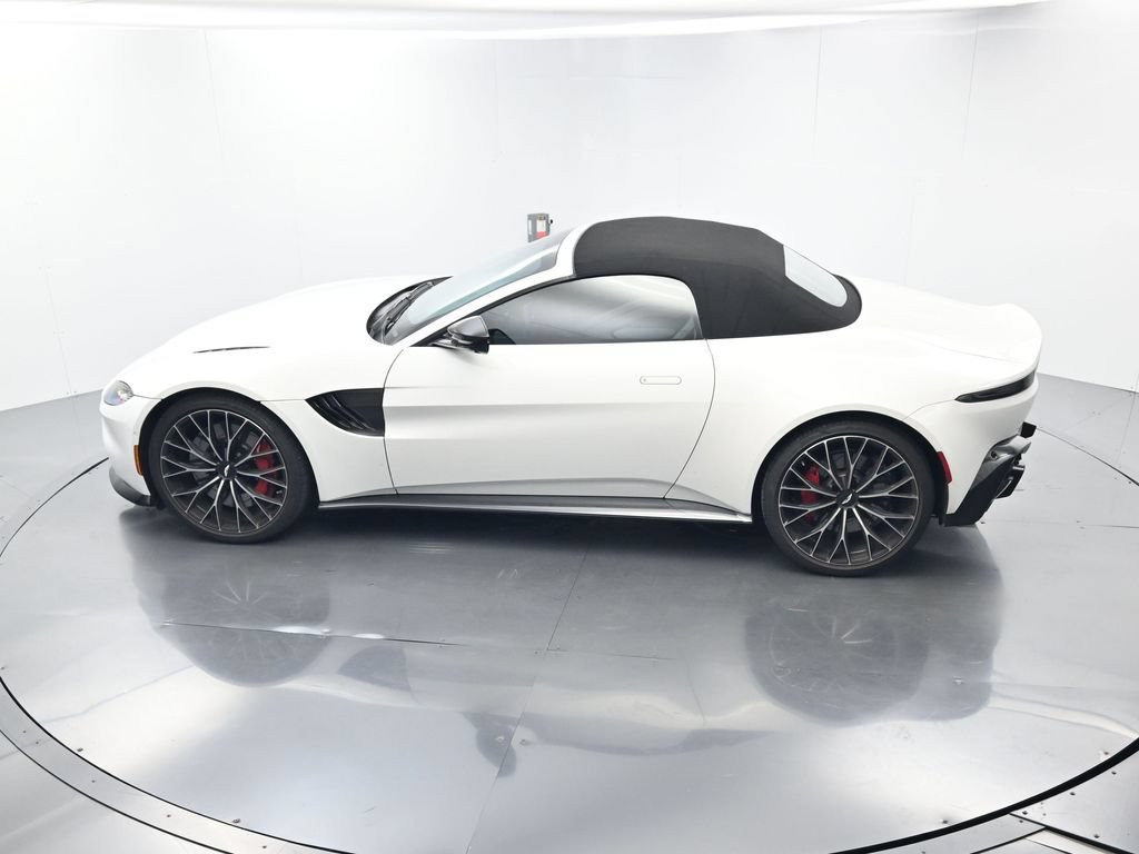 Used 2023 Aston Martin V8 Vantage Roadster RWD image 28