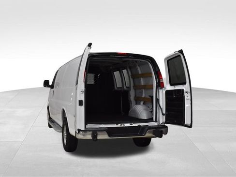 Used 2025 GMC Savana 2500 w/ Driver Convenience Package RWD image 7