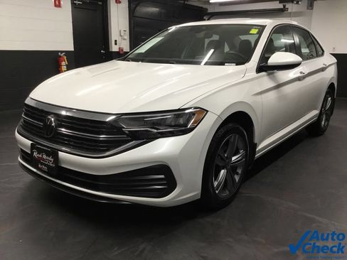 Used 2023 Volkswagen Jetta SE FWD image 5
