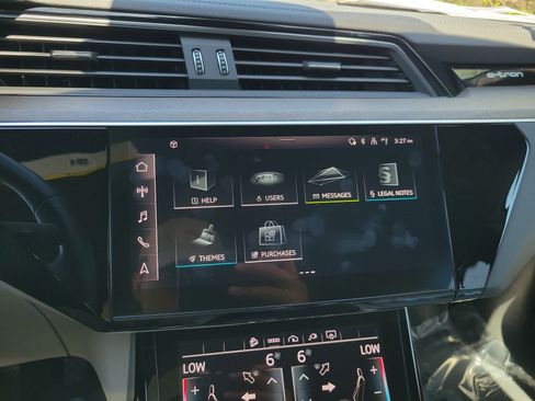 Used 2024 Audi Q8 e-tron Premium Plus w/ Premium Plus Package AWD/4WD image 19