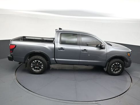 Used 2023 Nissan Titan PRO-4X w/ Pro-4x Convenience Package AWD/4WD image 17