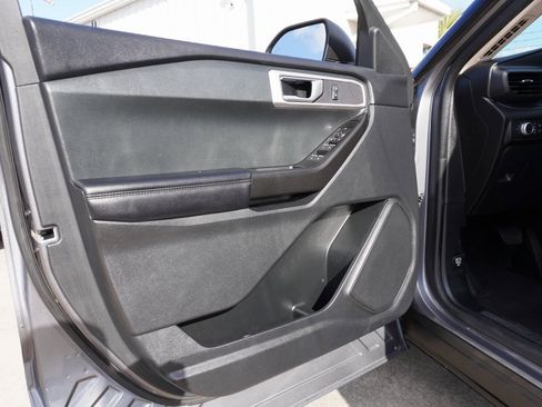 Certified 2021 Ford Explorer 2WD image 6