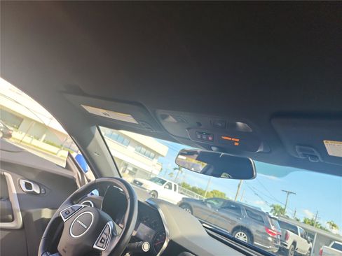 Used 2021 Chevrolet Camaro LT image 24