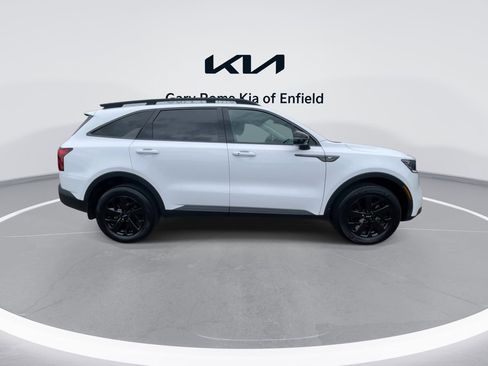 Used 2023 Kia Sorento S AWD/4WD image 9