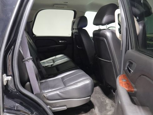 Used 2011 GMC Yukon SLT w/ SLT-2 Equipment Package AWD/4WD image 19
