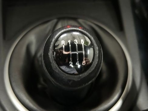 Used 2015 MAZDA MX-5 Miata Club image 18