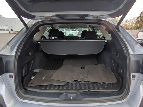 Used 2022 Subaru Outback Premium image 31
